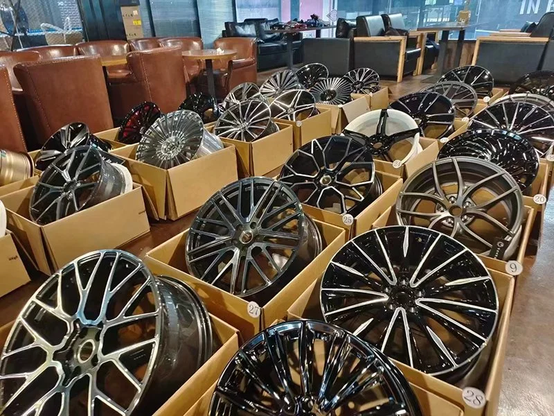 Custom Car Wheel Aluminum Alloy Car Rims 17-24 Inch Wheels Passenger Car Wheels &amp; Tires Steel off Road Wheels